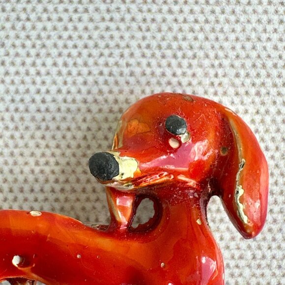 Vintage Enameled Dachshund Dog Pin Brooch 1.25" Gold-Tone Red & Black Accent - Picture 2 of 7